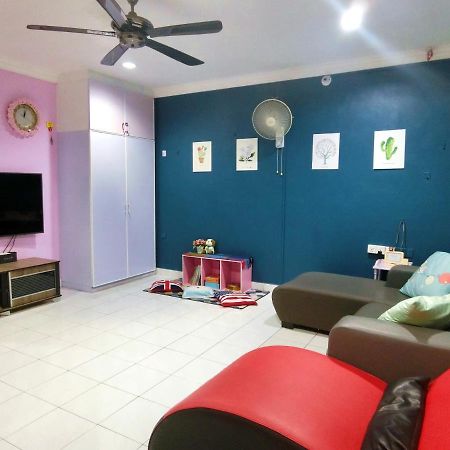 Little Family Homestay Malacca Exterior photo