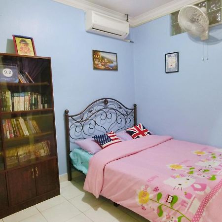 Little Family Homestay Malacca Exterior photo