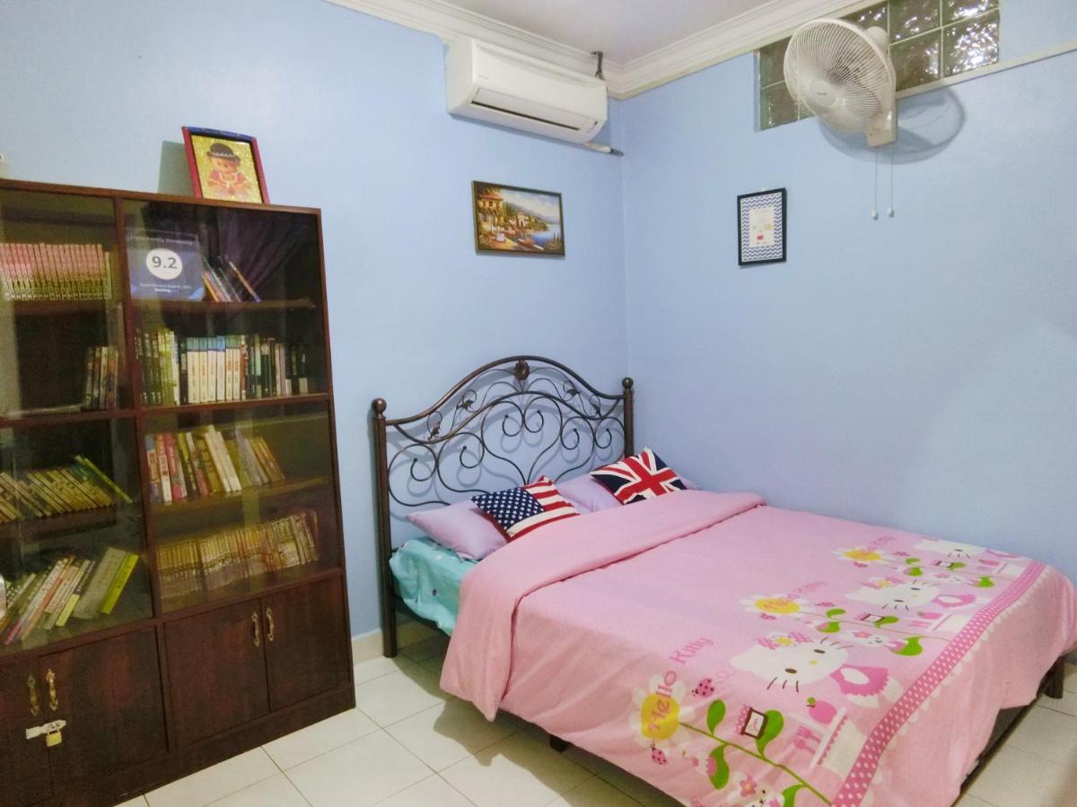 Little Family Homestay Malacca Exterior photo